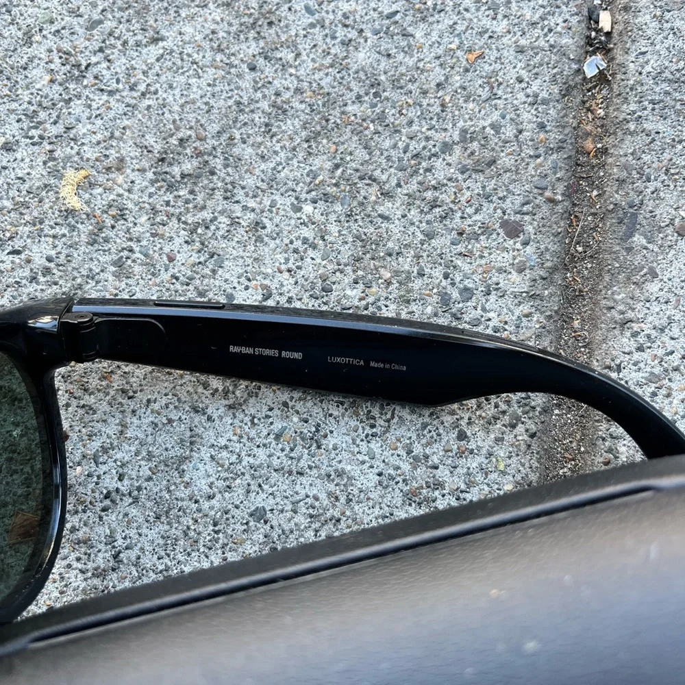 RayBan’s smart glasses